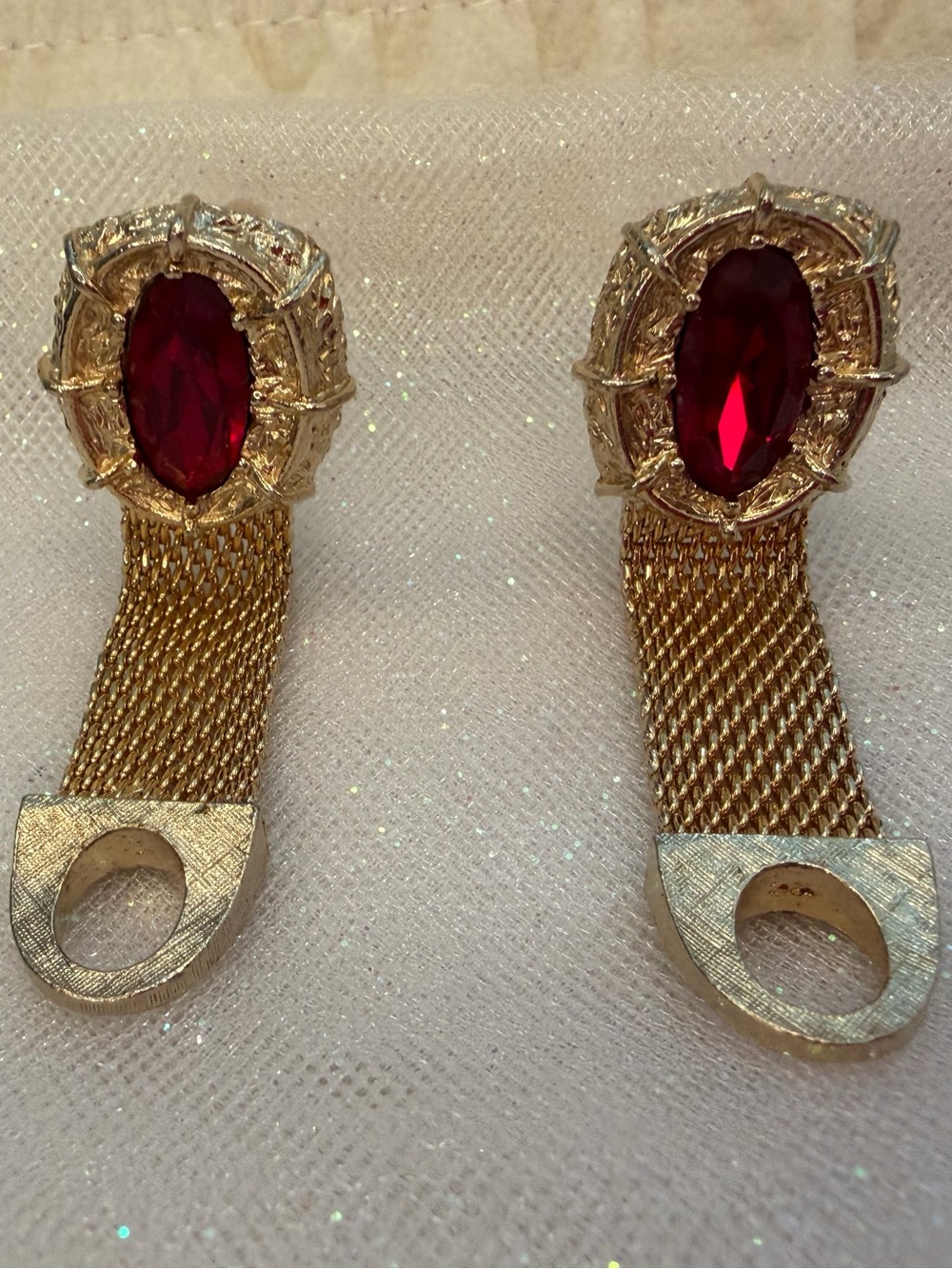 Gold-Tone Mesh Clip-On Swank Cufflink with Red Oval Stone